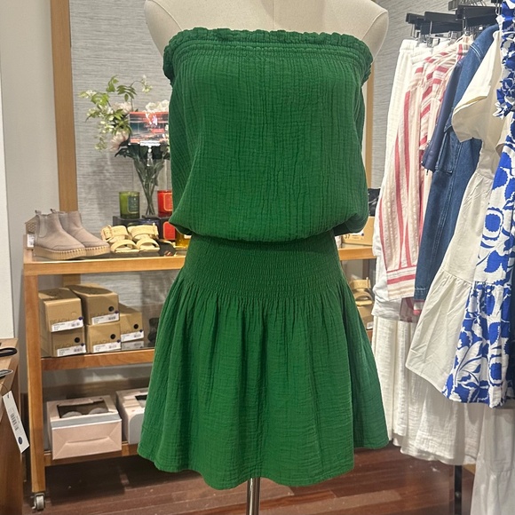 💚 Bobi Smocked Tube Dress in Grass Green – Size Medium – NWT 💚 - Picture 4 of 5